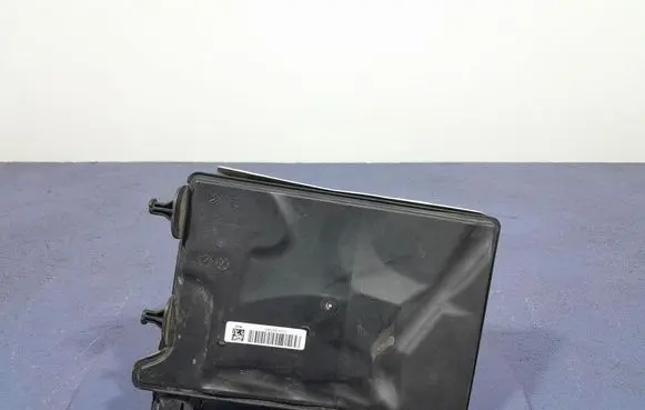BMW X7 G07 Air filter box 8470034