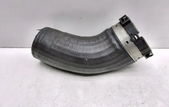 Volvo V60 Intercooler hose/pipe 31338545