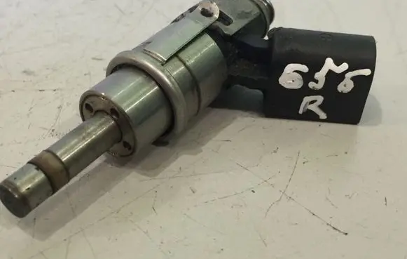 Audi A3 S3 8P Fuel injector 06D133036D