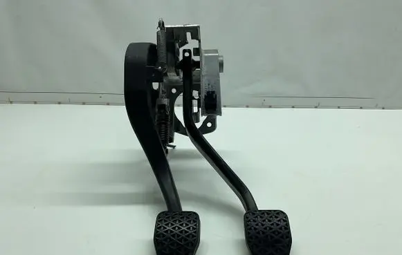 BMW X1 E84 Brake pedal 42322403
