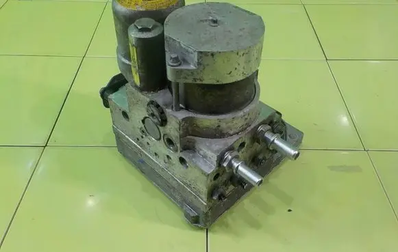 Opel Ampera ABS Pump 22877029