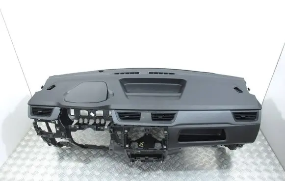 Renault Express Dashboard 682002650R R9T8E00F89