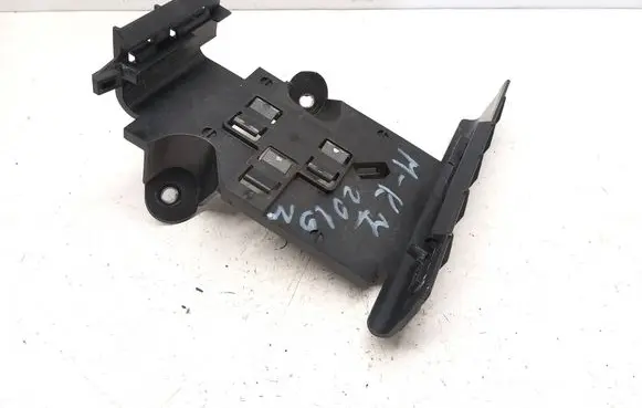 Volkswagen Golf VII Other engine bay part 5Q0906507F