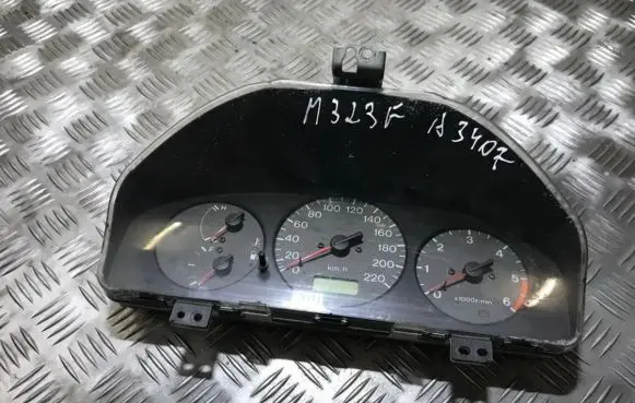 Mazda 323 F Speedometer (instrument cluster) bj5ac