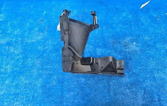 BMW 4 F32 F33 Front bumper mounting bracket 8054579