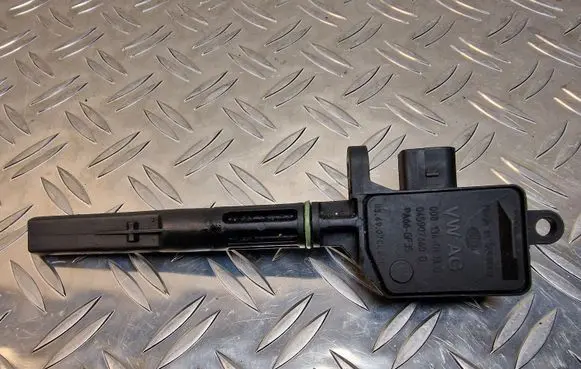 Audi A2 Oil level sensor 045907660D