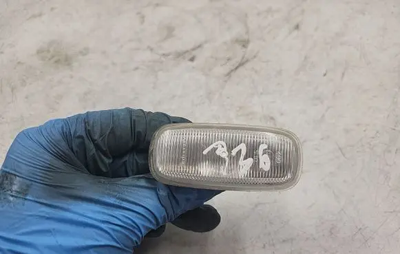 Audi A4 S4 B5 8D Front fender indicator light 