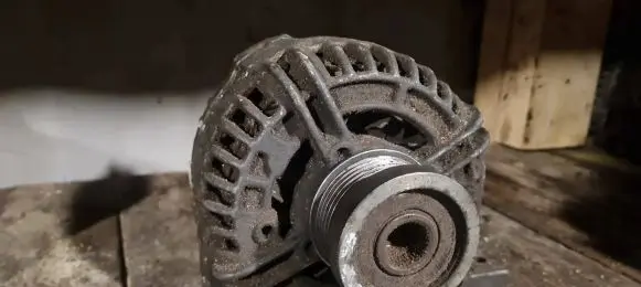 Volvo XC90 Generator/alternator 30658085 0124525060
