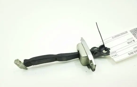 Toyota RAV 4 (XA40) Rear door check strap stopper 6863042040