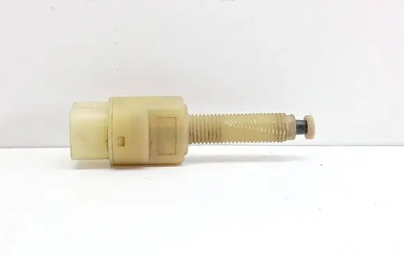 Volkswagen PASSAT B5 Brake pedal sensor switch 4A0945515A