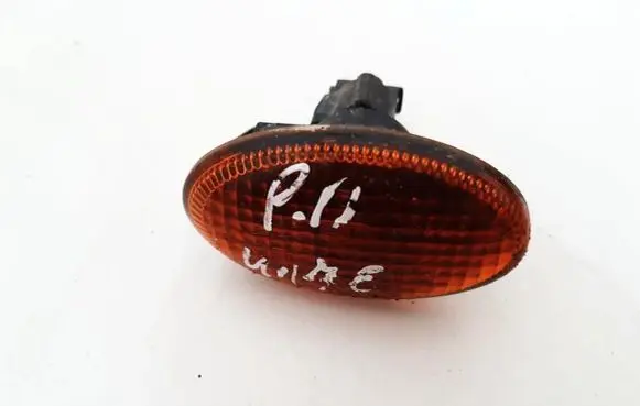 Subaru Legacy Front fender indicator light