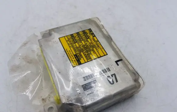 Toyota Land Cruiser (J120) Airbag control unit/module 8917060120 1523006171