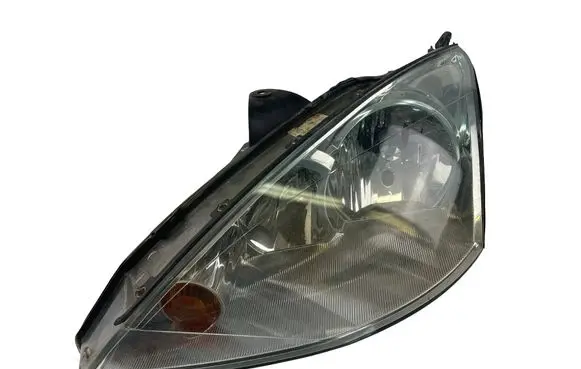 Ford Focus Headlight/headlamp 2M5113W030BD
