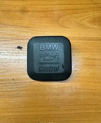BMW 5 E60 E61 Oil filler cap 7509328 PA66GF30