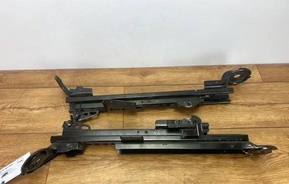 Dodge Durango III Front driver seat rail L0342931MMRHPINYA L0342931MMRH