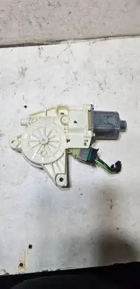 Mercedes-Benz C W204 Rear door window regulator motor A2048200642 0130822504