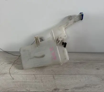 KIA Rio Windshield washer fluid reservoir/tank 98610-1W000