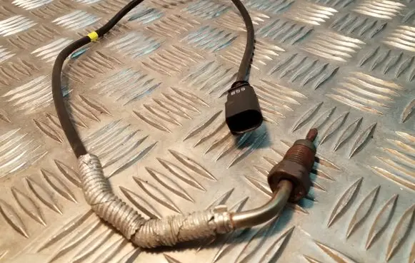 Volkswagen Sharan Exhaust gas temperature sensor 04L906088AR