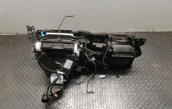 Volkswagen Tiguan Interior heater climate box assembly 5N1820003AF