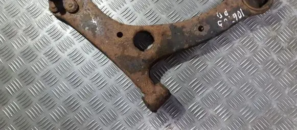 Toyota Corolla Verso E121 Front lower control arm/wishbone