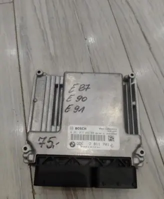 BMW 3 E90 E91 Engine control unit/module ECU DDE7811701