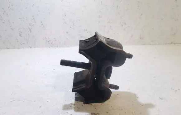 Mercedes-Benz ML W163 Engine mount bracket