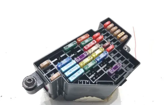 Volkswagen Jetta V Fuse box set