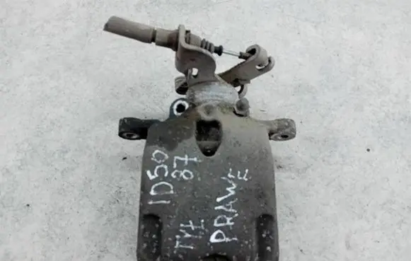 Opel Insignia A Rear brake caliper 