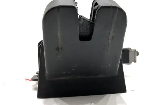 Audi A6 S6 C6 4F Tailgate exterior lock 8P4827505B