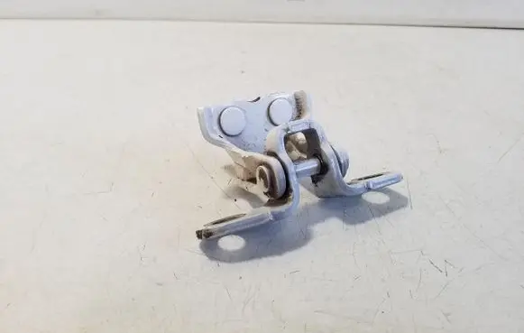 Mitsubishi L200 Rear door upper hinge 