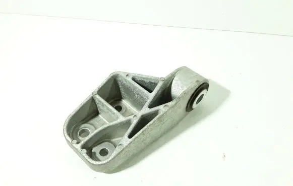 Engine mounting bracket