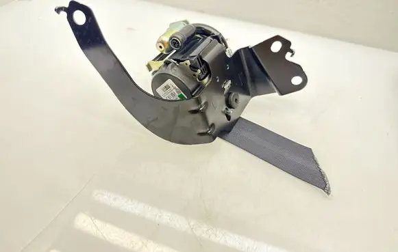 Nissan Juke II F16 Rear seatbelt 651501700C