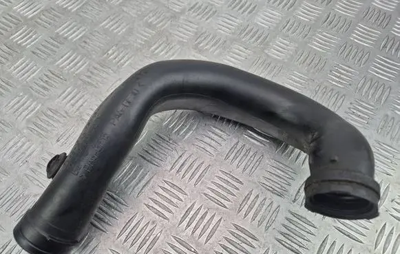 BMW 7 F01 F02 F03 F04 Air intake duct part 7571347