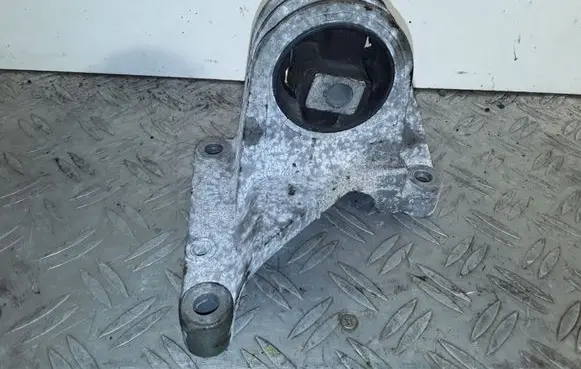Volvo XC90 Engine mount bracket 8649597 8649260