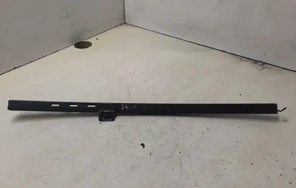 Opel Astra H Rear door windshield rail 