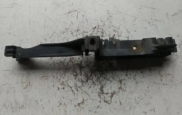 Mercedes-Benz ML W164 Radiator mount bracket A1645040018 MF6594
