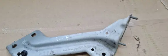 Audi Q5 SQ5 Fender mounting bracket 8R0821135