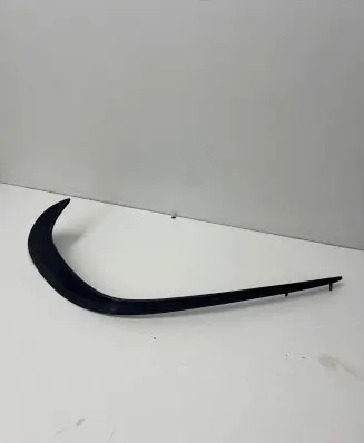 Mercedes-Benz A W176 Front bumper splitter molding A1768854900 289550031