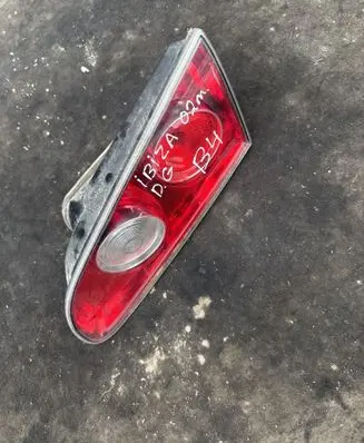Tailgate rear/tail lights