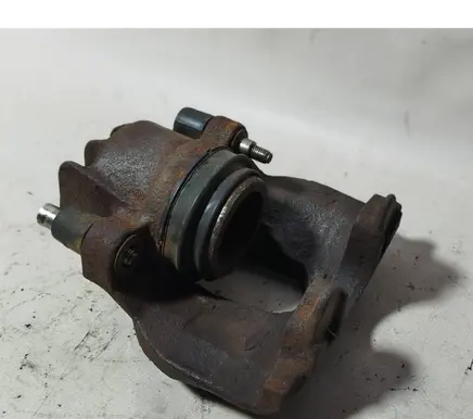 Volvo V70 Front brake caliper 830