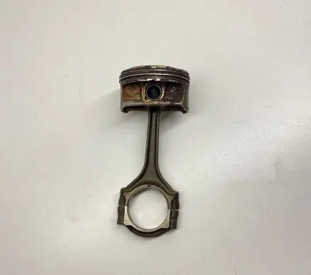 Chrysler Pacifica Piston with connecting rod