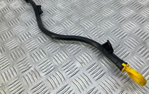 Volkswagen PASSAT B8 Oil level dip stick 04L103634 04L115611F