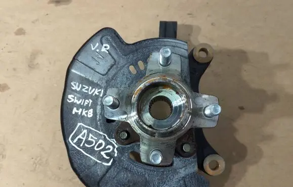 Suzuki Swift III Front wheel hub spindle knuckle 52RSR52R2DB