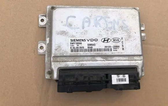 KIA Carens I Engine control unit/module 3912023350