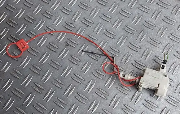 Seat Exeo (3R) Fuel tank cap lock 