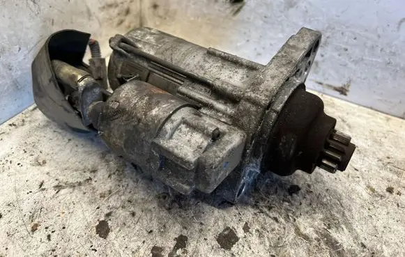 Volkswagen Golf V Starter motor 02Z911023H