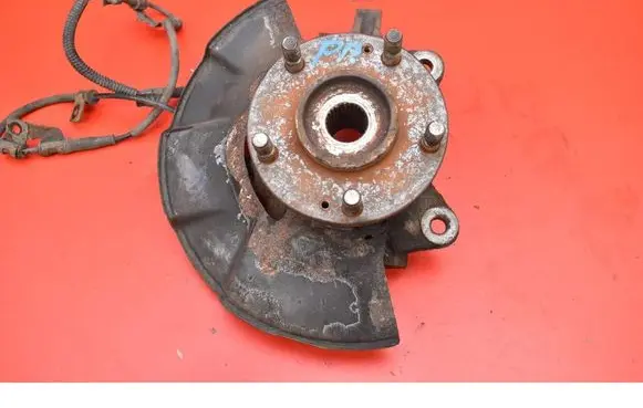 Hyundai Tucson JM Front wheel hub spindle knuckle
