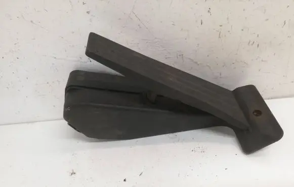 BMW 1 E81 E87 Accelerator throttle pedal 35426786589 6PV00937920