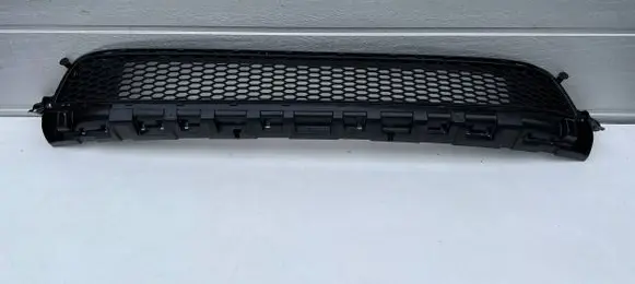 Renault Trafic III (X82) Front bumper lower grill 622544919R