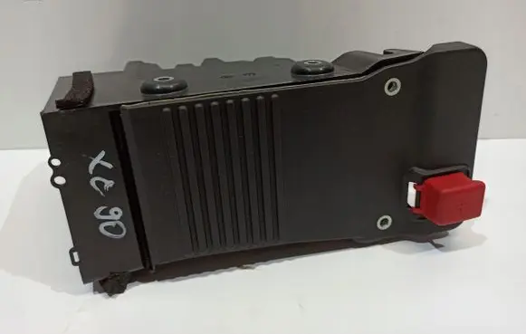 Volvo XC90 Battery box tray 